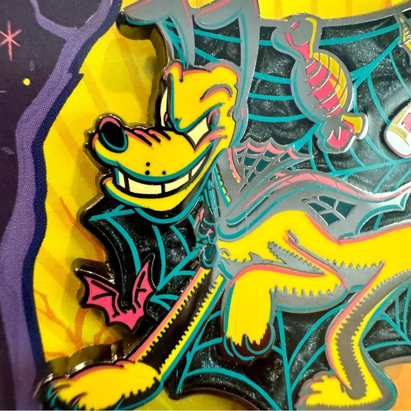 NWT. Pluto in Halloween cape
Laser print elements
Mickey icon pin back - Picture 3 of 11